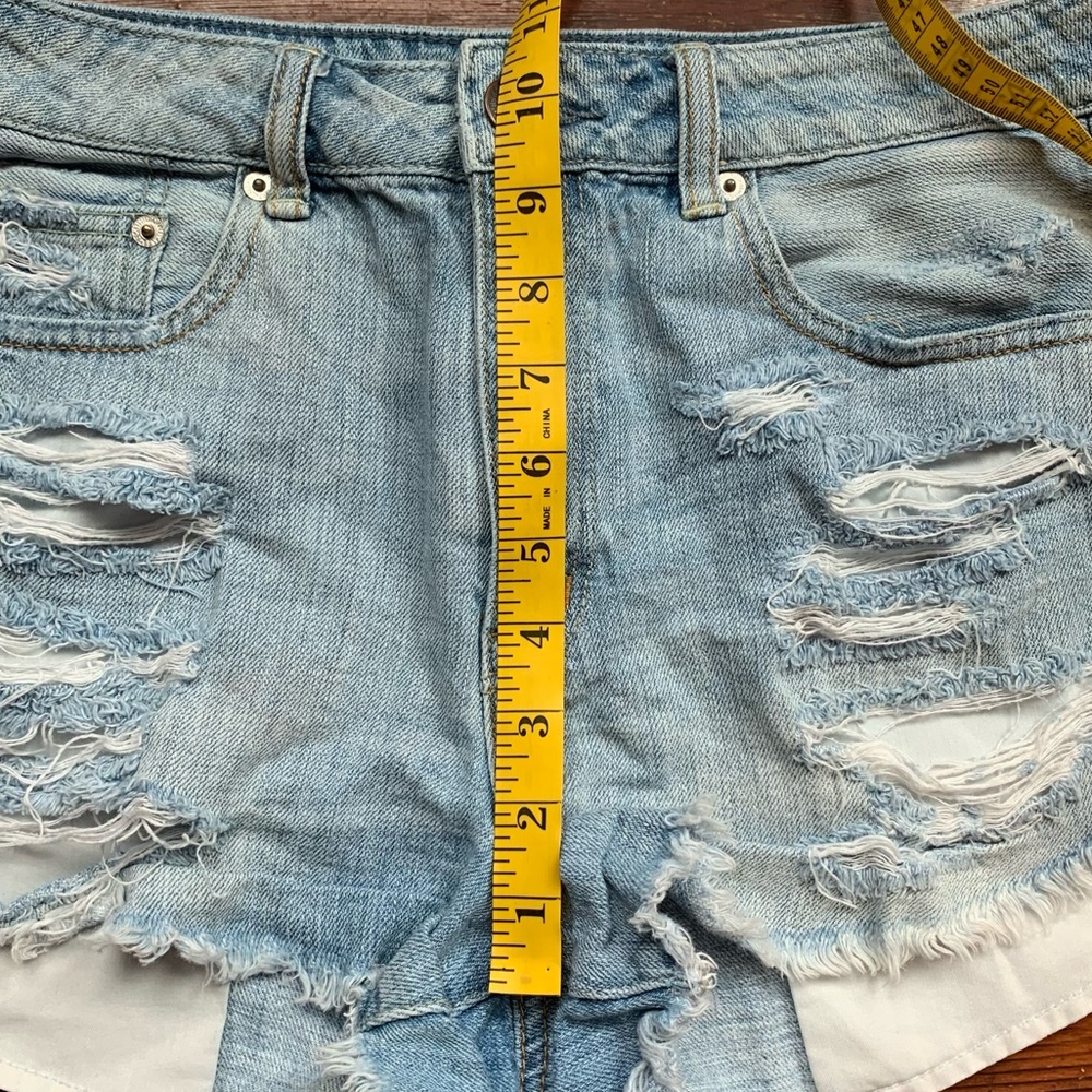 American Eagle Hi-Rise Festival Distressed Jean Shorts - Picture 3 of 11